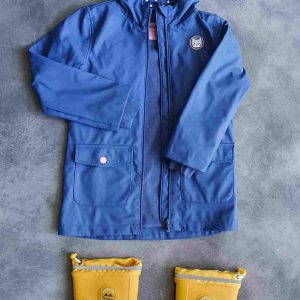 Szárazan az esős évszakban is! Esőkabát passzoló gumicsizmával 4-6 éves kislányoknak! Méret: 110-116, cipő: 30/31