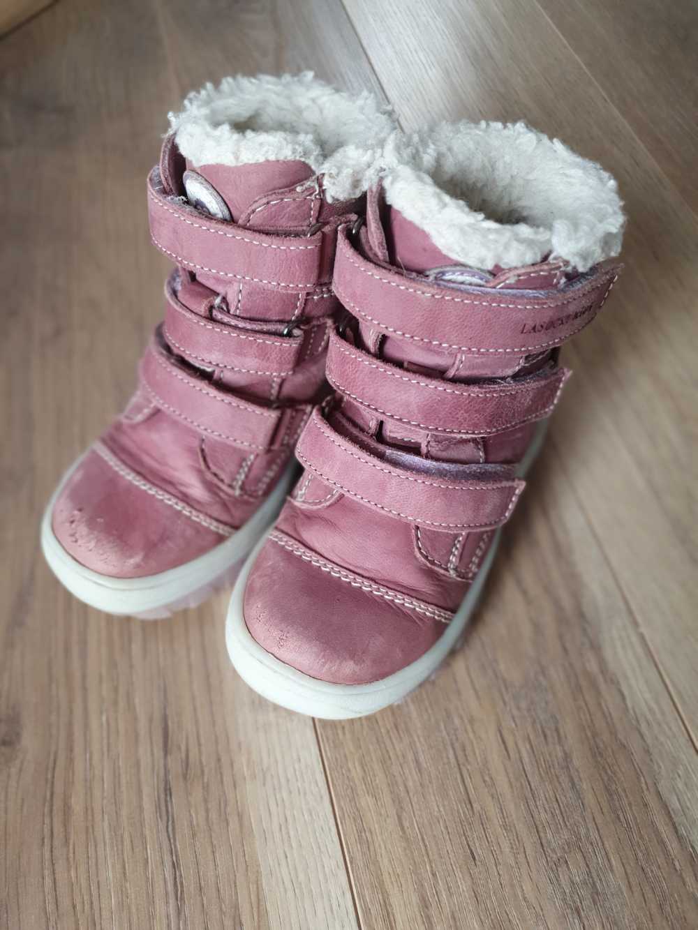 Lasocki bundás bőrbakancs, 23-as méretben.