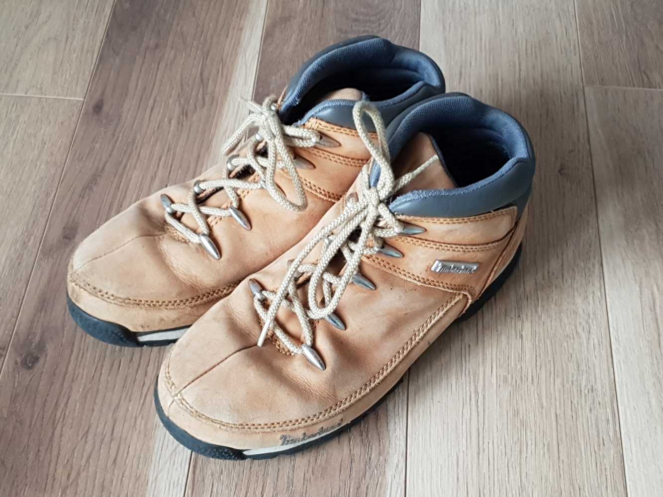 Használt Timberland bőrbakancs 36-os méretben.