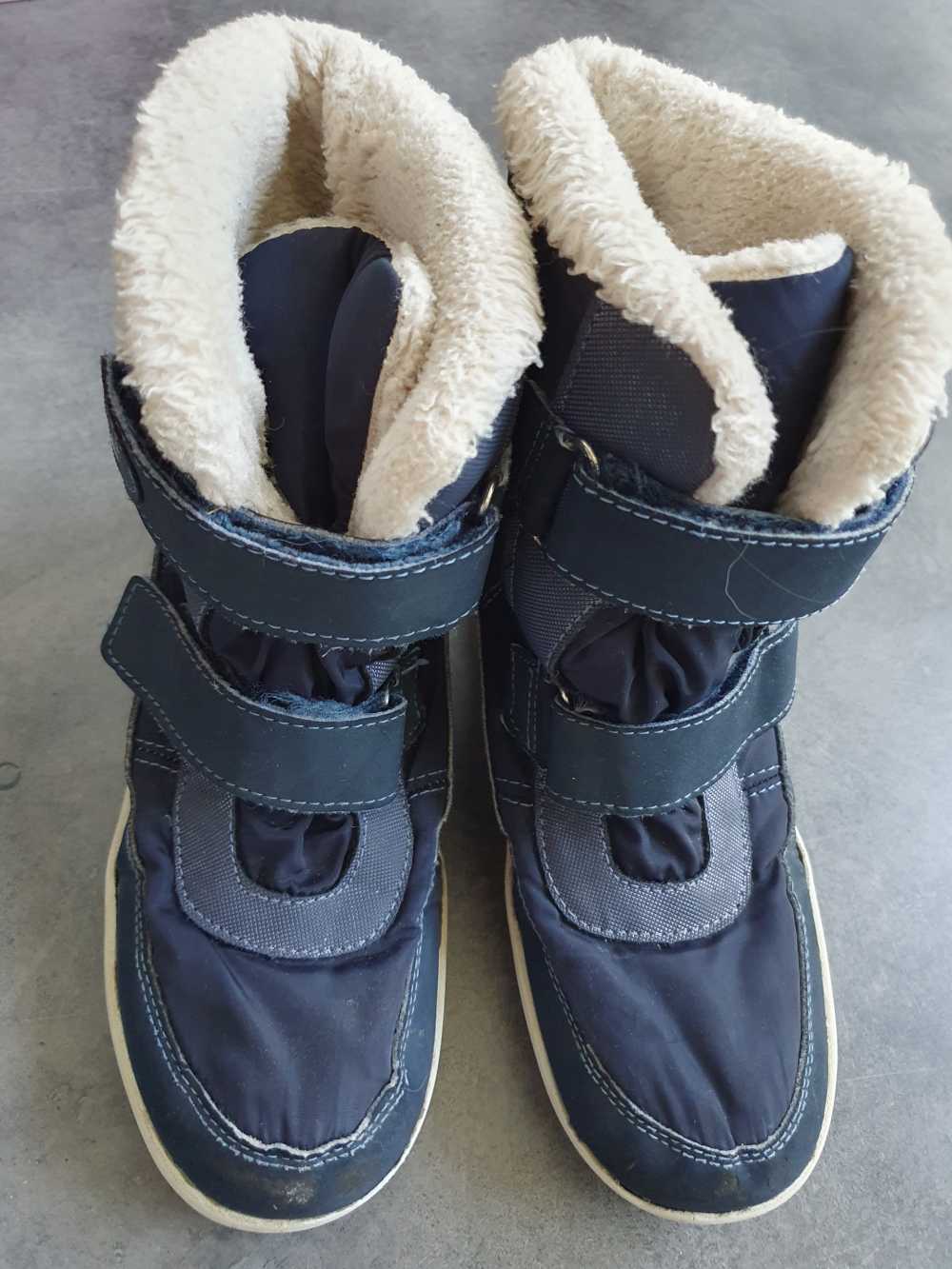 Kényelmes Pepperts bakancs, meleg béléssel, 35-ös méretben.