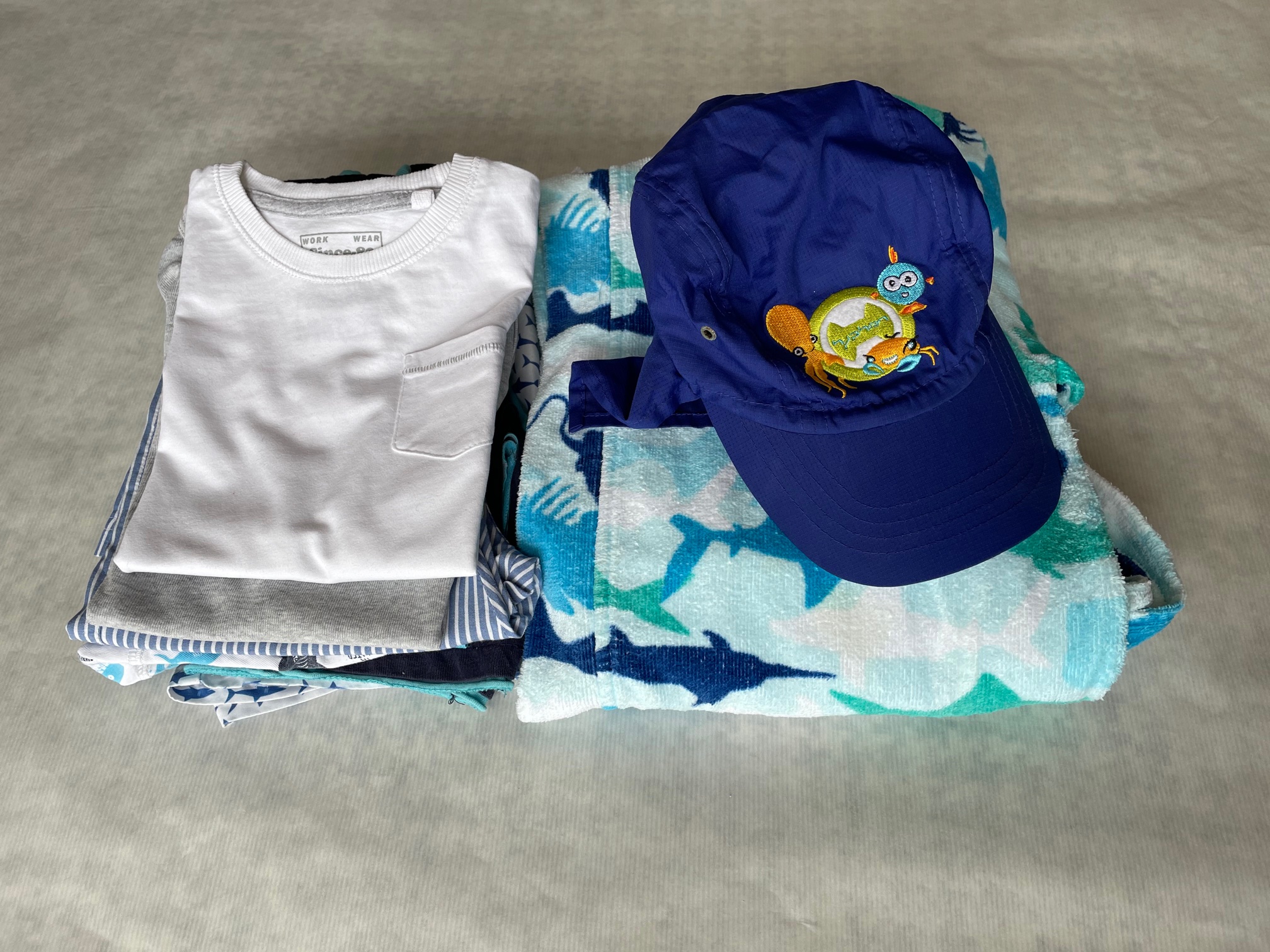 Nyári vagy szabadidős csomag köntössel, pizsivel, alsóruházattal - 104/110 fiú - Image 2