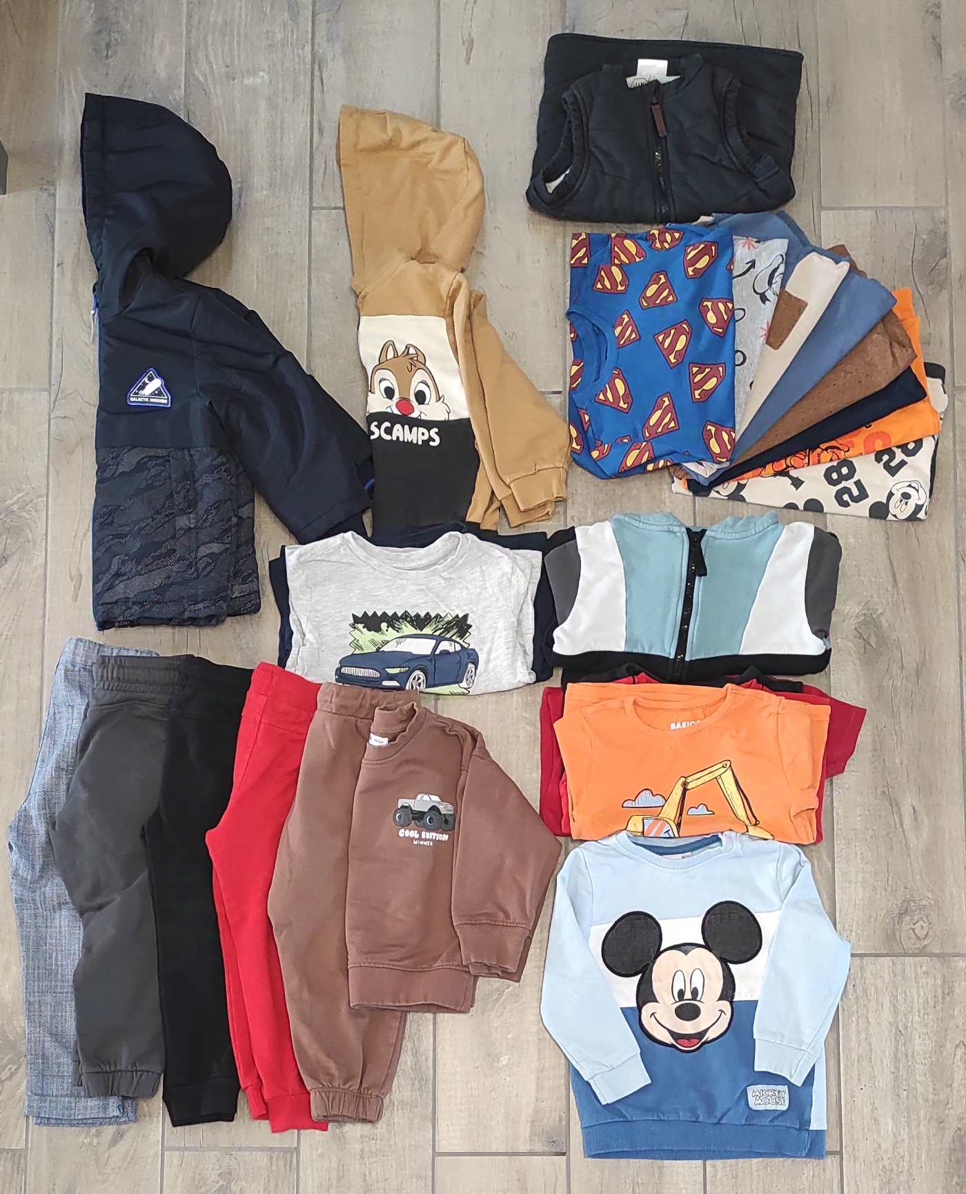 13901 Fiú/Lány: Fiú Méret: 92-98 Szezon: Átmeneti/téli Minőség: Normál Testalkat: Átlagos